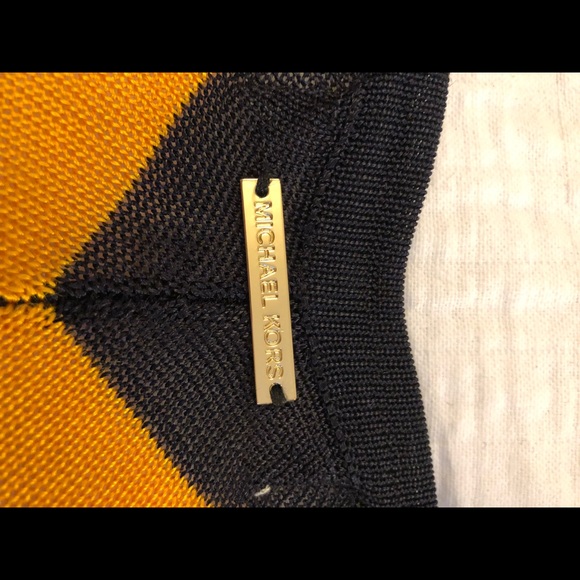 Sweater - Picture 6 of 6